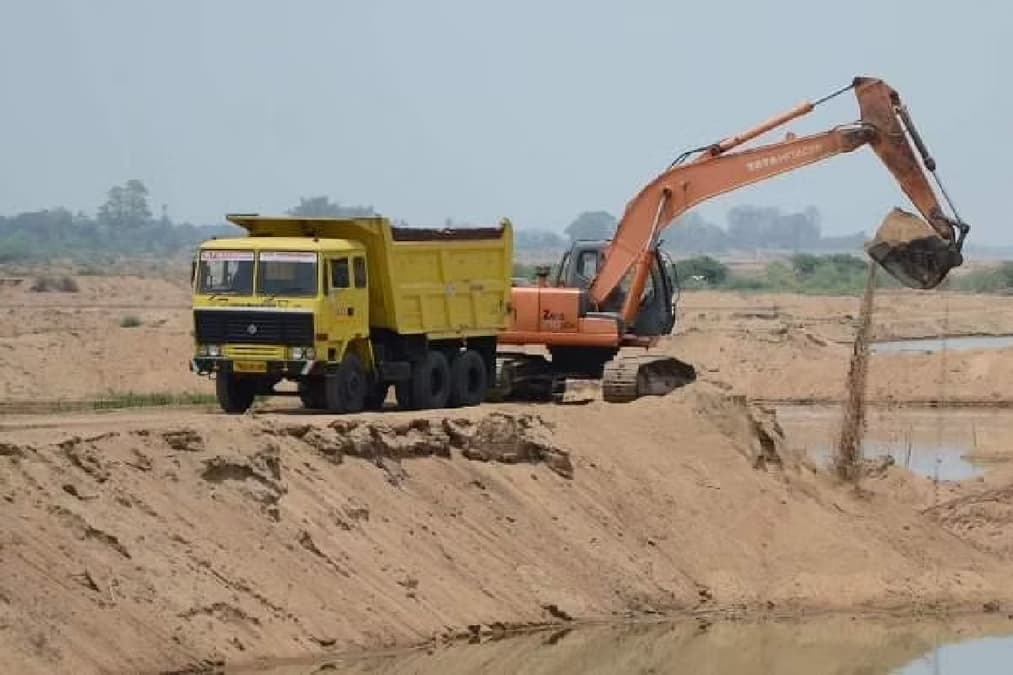 Supreme Court Threatens Paramilitary Deployment to Curb "Rampant" Illegal Mining in Chambal Sanctuary