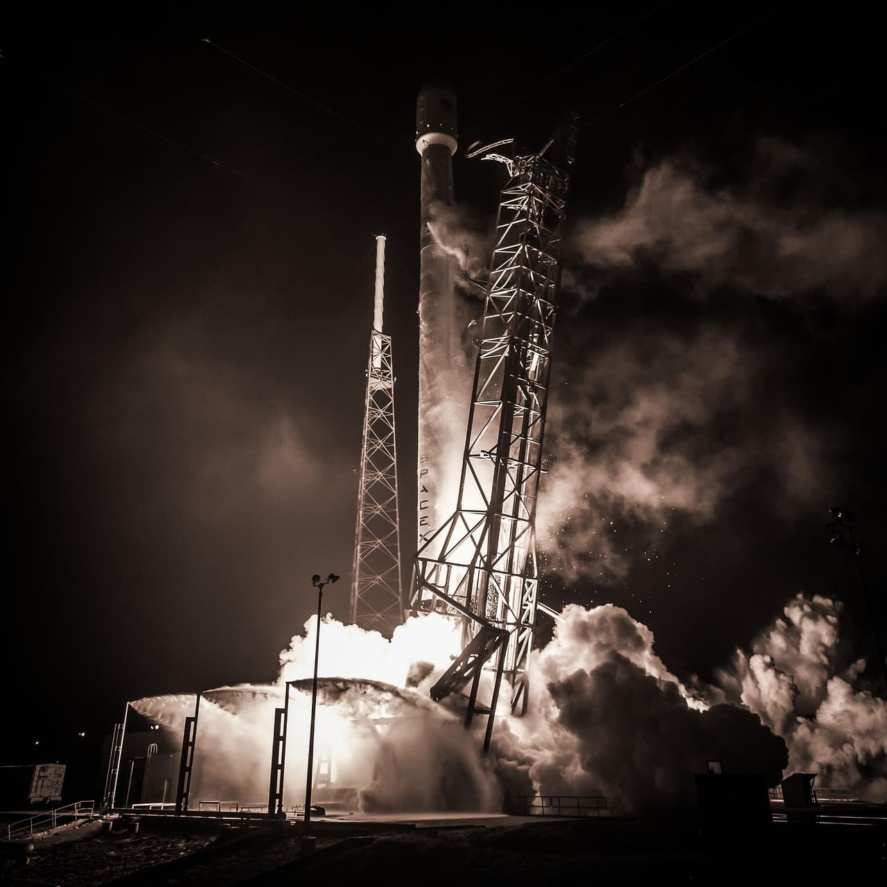 SpaceX says it's worth $1.75tn as it targets largest stock market debut