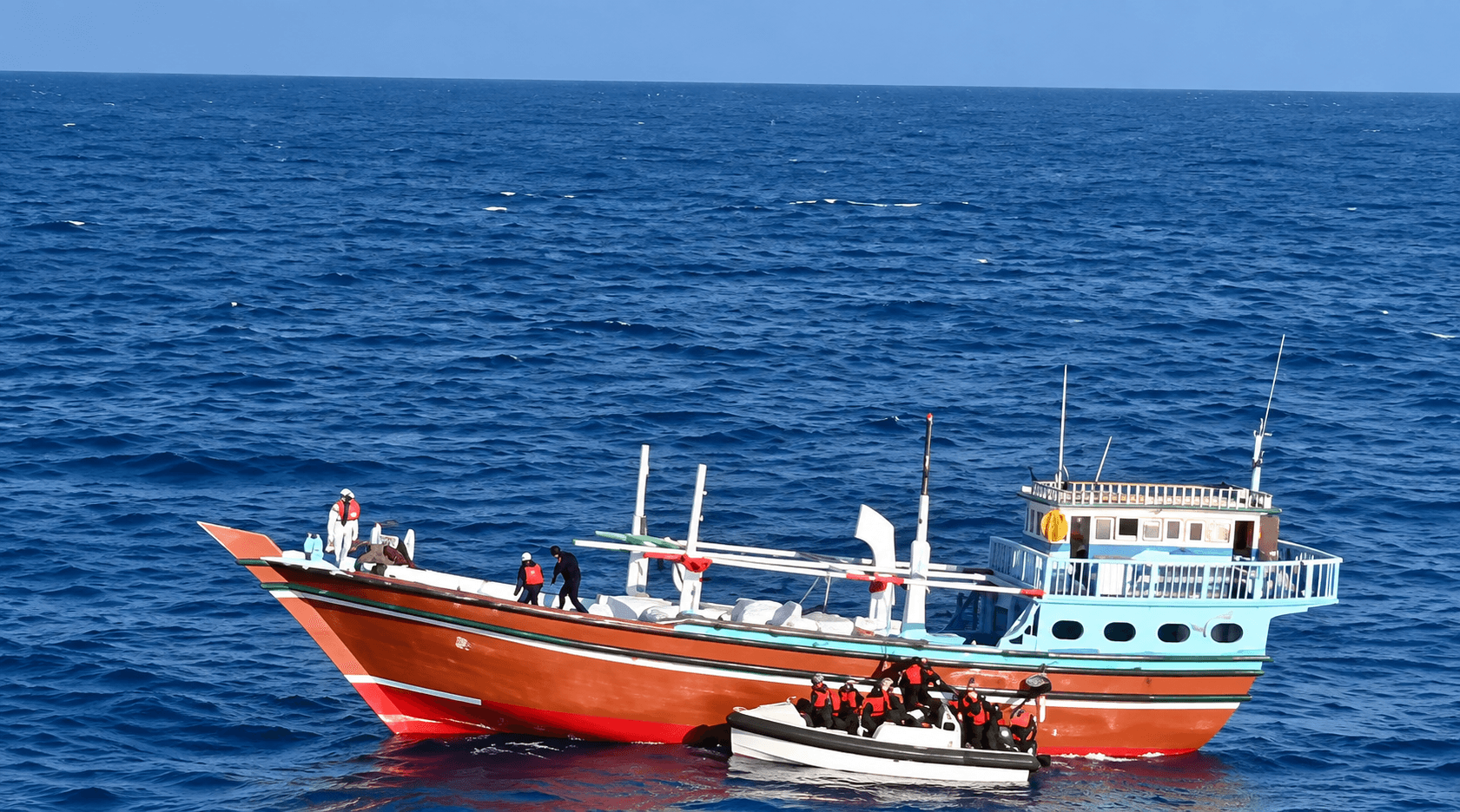 526 kg of heroin and meth worth ₹3,000+ crore seized at sea by the Coast Guard